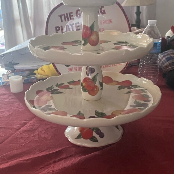 Fruit Design Three-Tiered Serving Tray - Picture 4 of 5